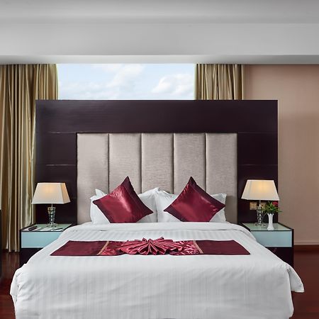 Dara Airport Hotel Phnom Penh Exteriör bild