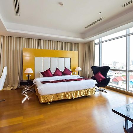 Dara Airport Hotel Phnom Penh Exteriör bild