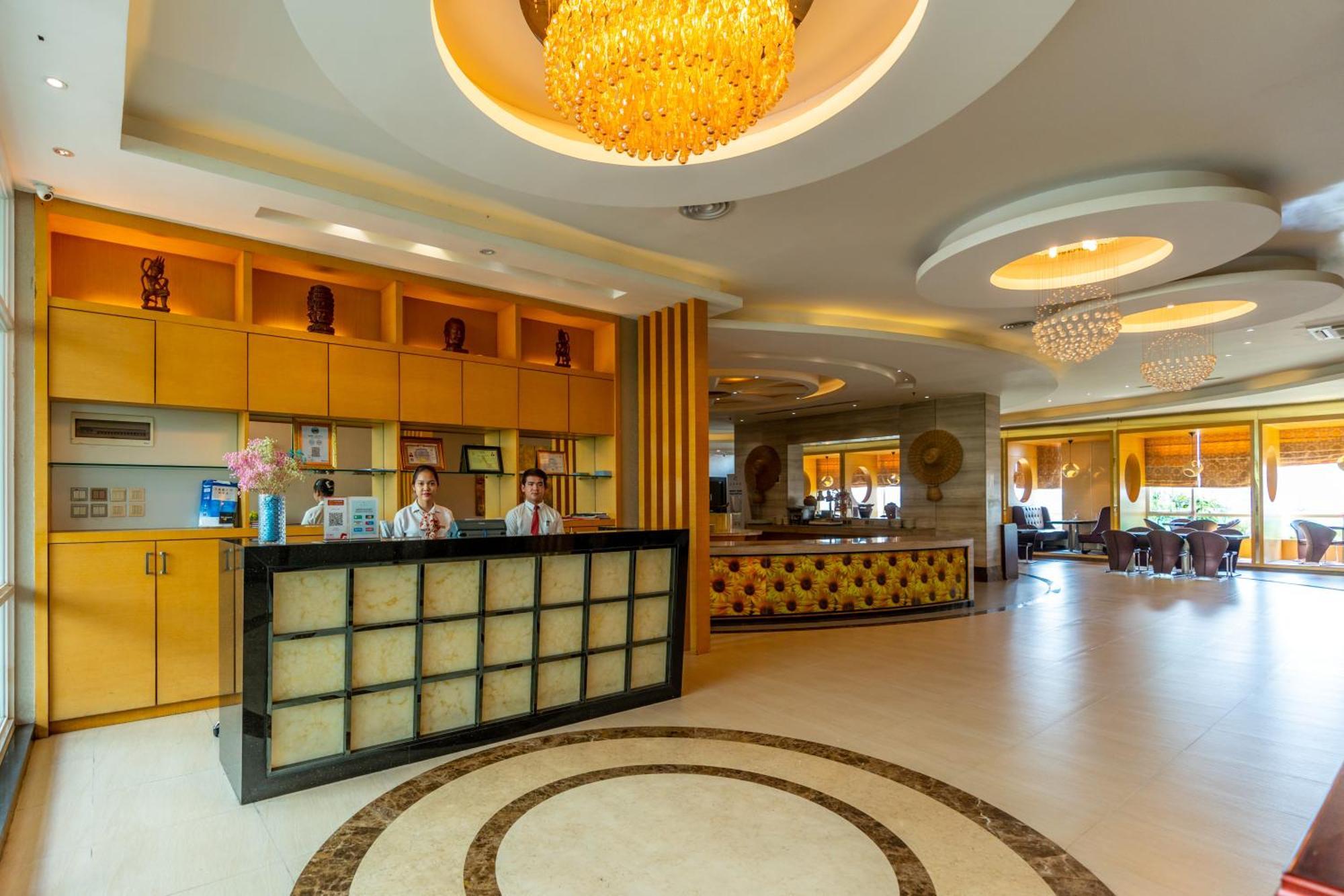 Dara Airport Hotel Phnom Penh Exteriör bild
