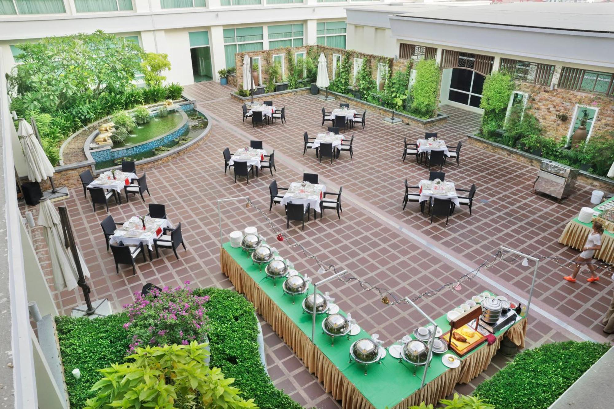 Dara Airport Hotel Phnom Penh Exteriör bild